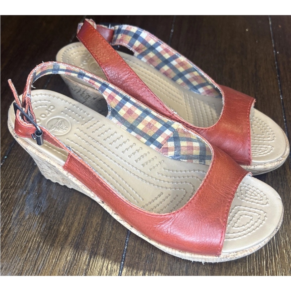 Crocs A-Leigh Wedge Red Leather Heel Cork Slingback Sandal Women’s Size 6 - Picture 2 of 6